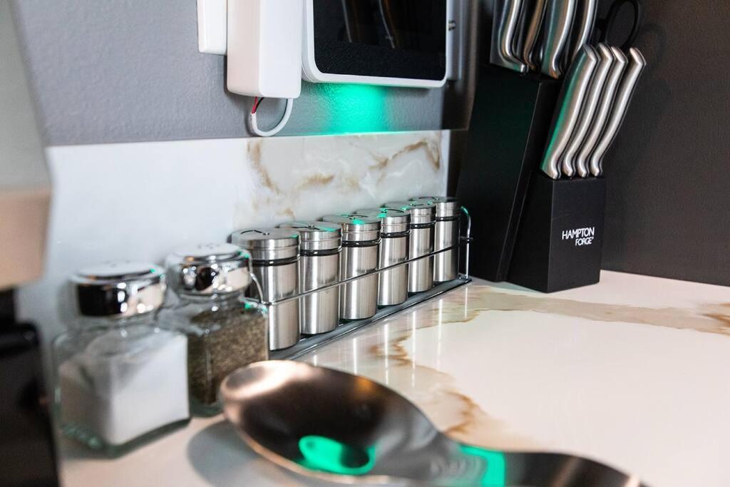 サンディエゴProfessionals-Restaurants-Fastwifi-A C-Desk- Petsアパートメント エクステリア 写真